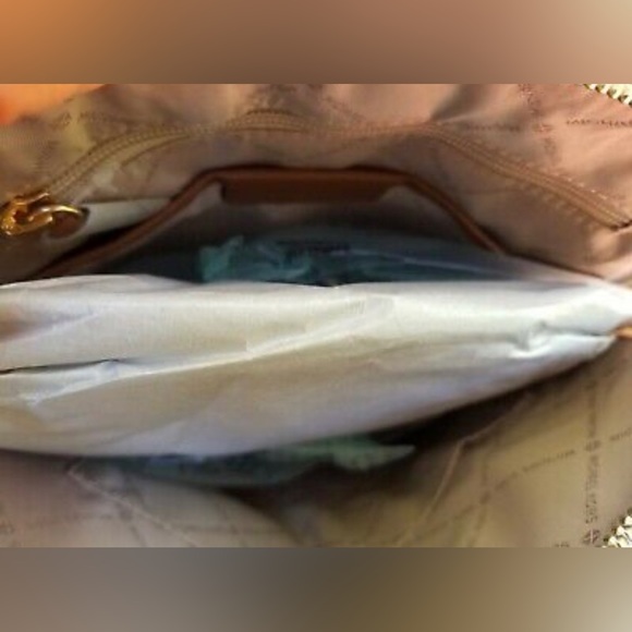 ⭐️⭐️⭐️Michael Kors CINDY Large Backpack Vanilla/Luggage BRAND NEW WITH TAGS - Picture 7 of 8